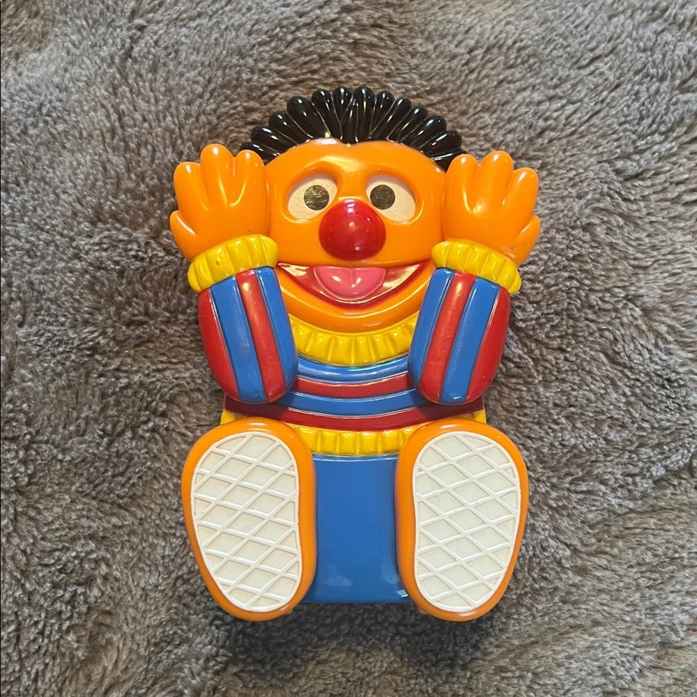 Vintage 1980’s Illco Toy, Ernie Peek-a-Boo Musical Wind Up Sesame Street Toy.